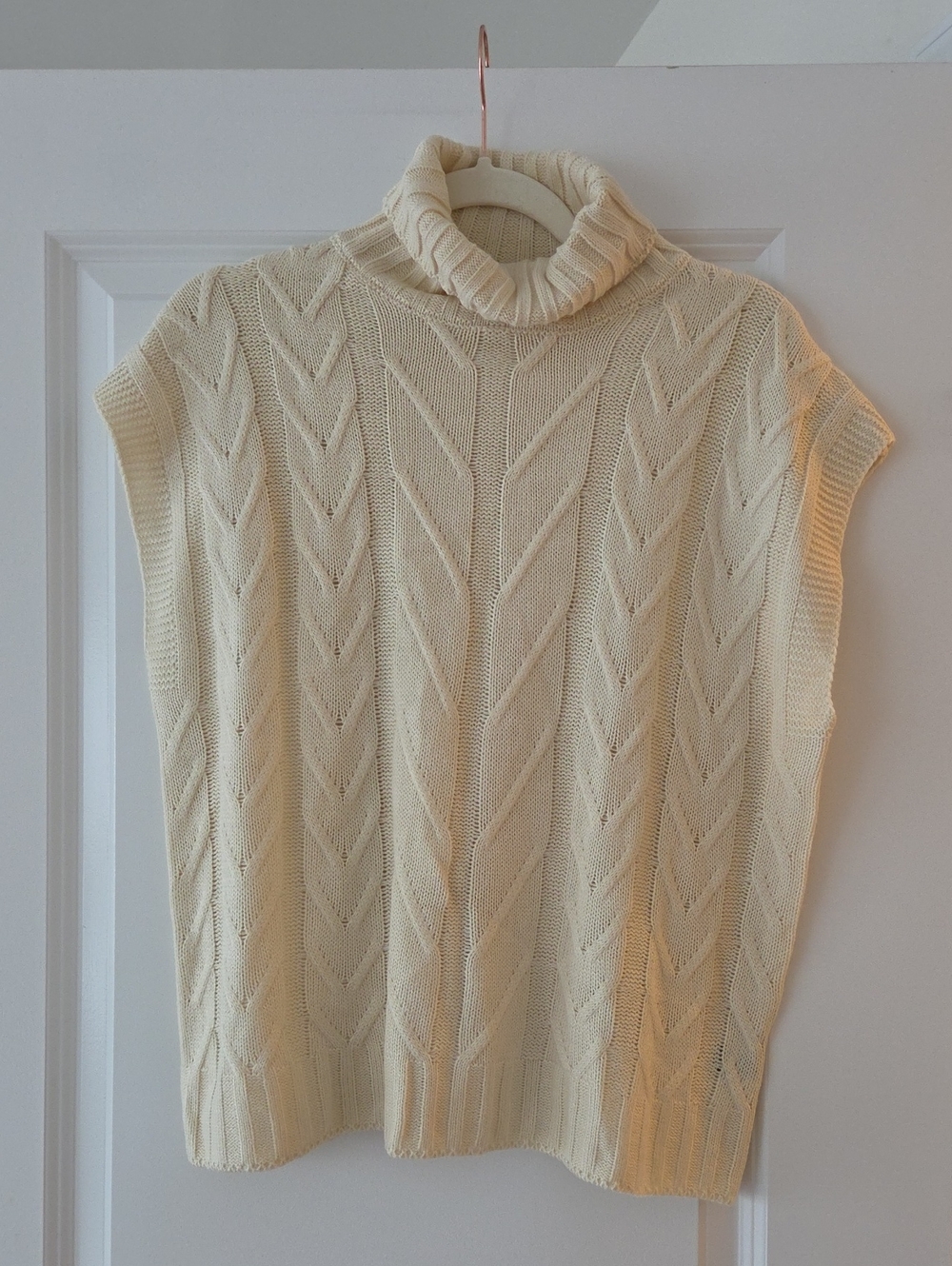 SHEIN Cream Cable Knit Sleeveless Turtleneck Sweater